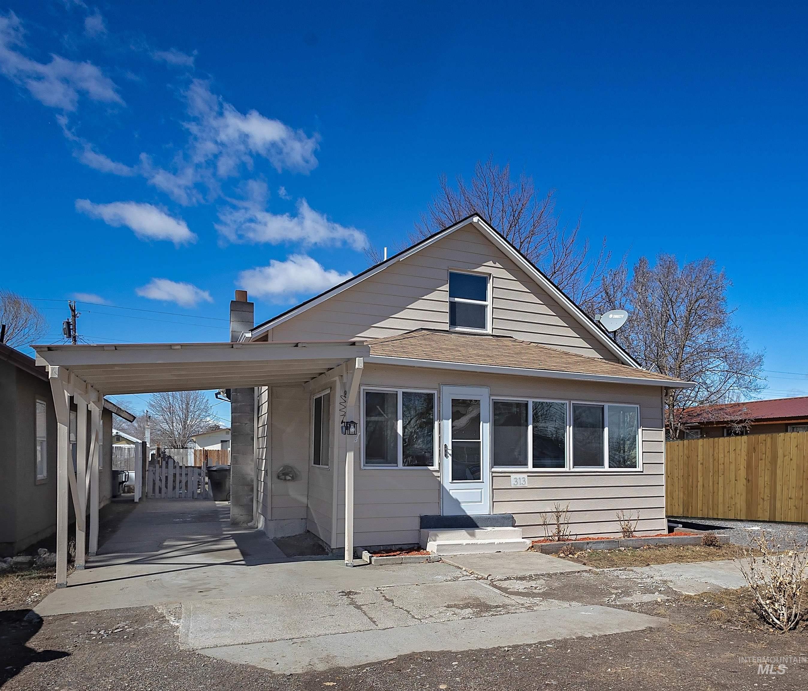 313 Michigan Street Gooding, ID 83330 - Photo 1 of 1