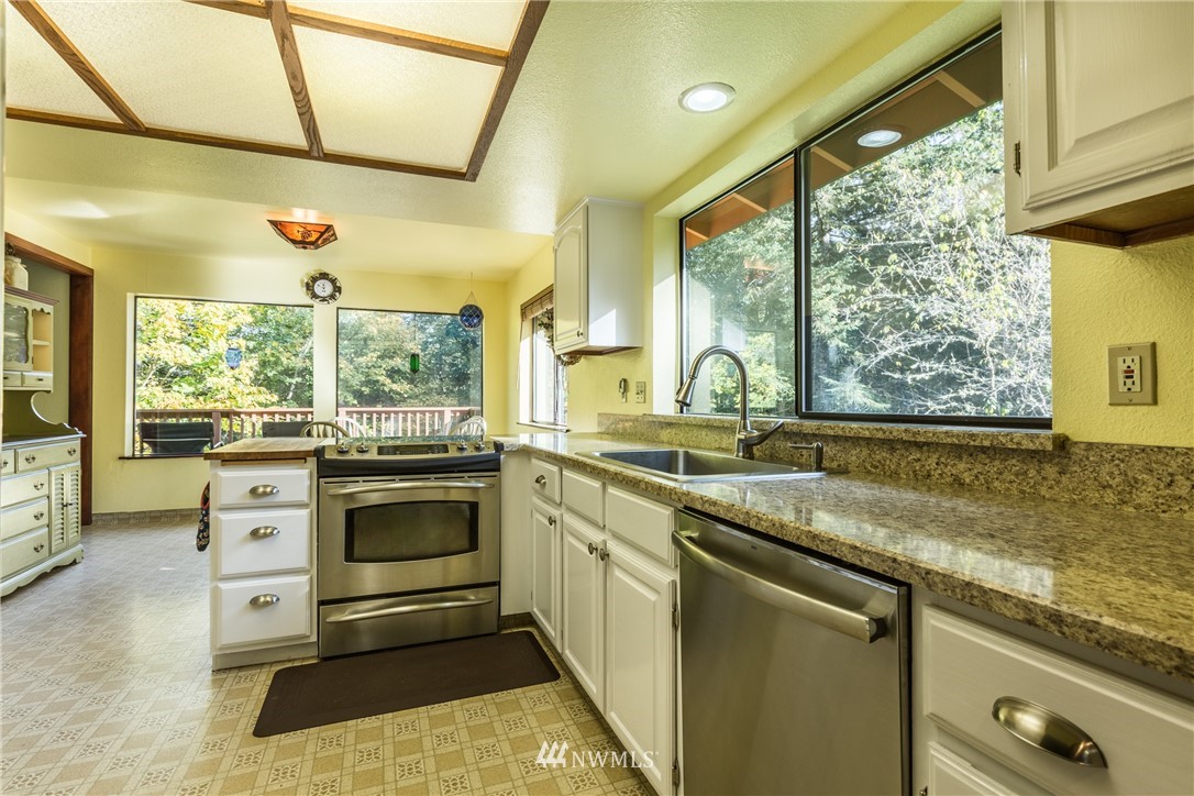 7027 Munson Road Southwest Olympia, WA 98512 - Photo 7 of 25 Gallery Image 7