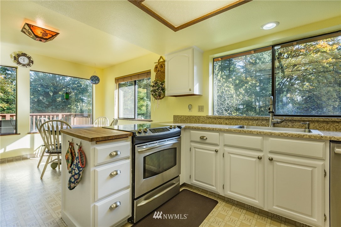 7027 Munson Road Southwest Olympia, WA 98512 - Photo 8 of 25 Gallery Image 8