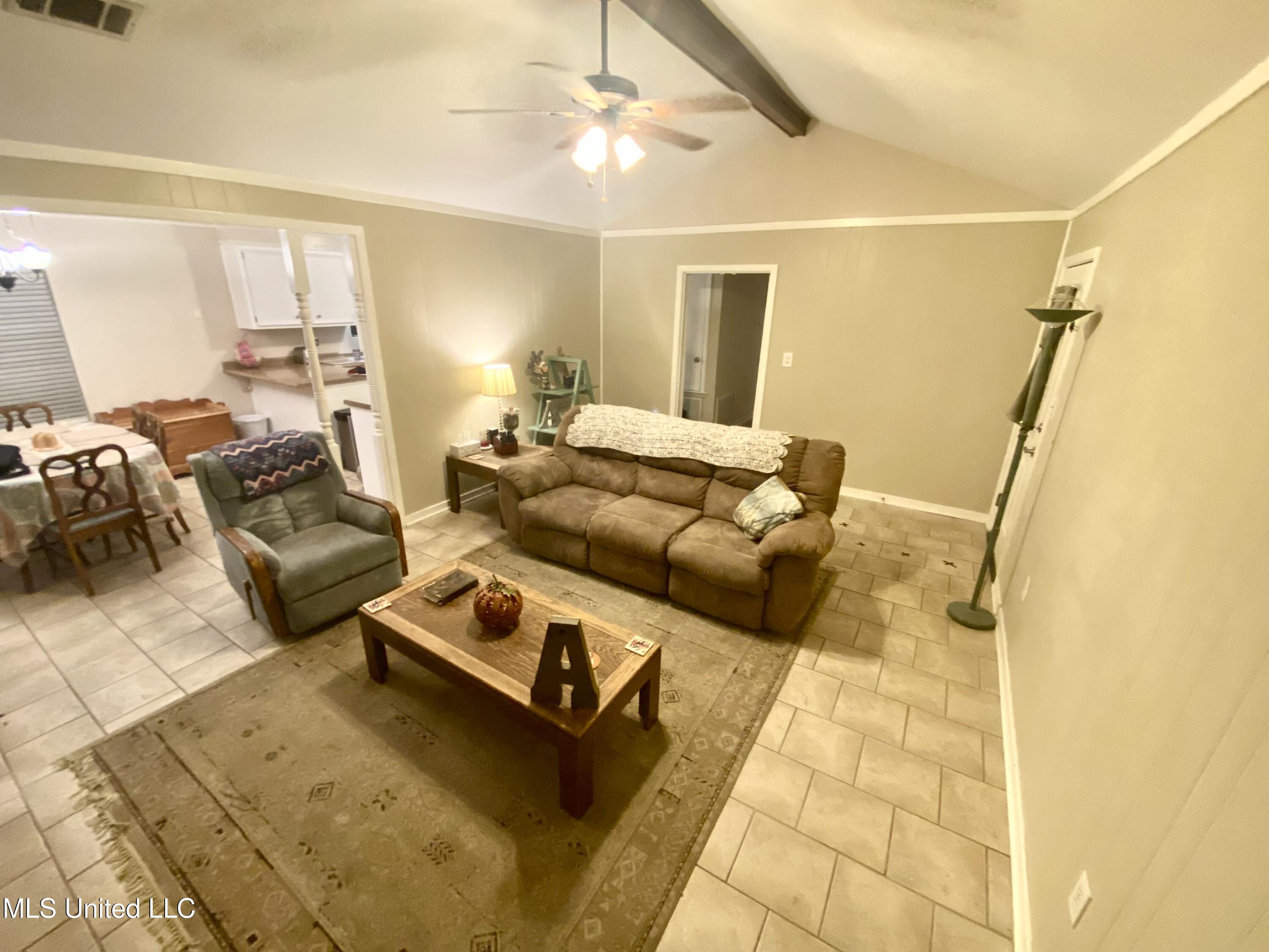 111 Sara Drive Brandon, MS 39042 - Photo 4 of 15 IMG_3046