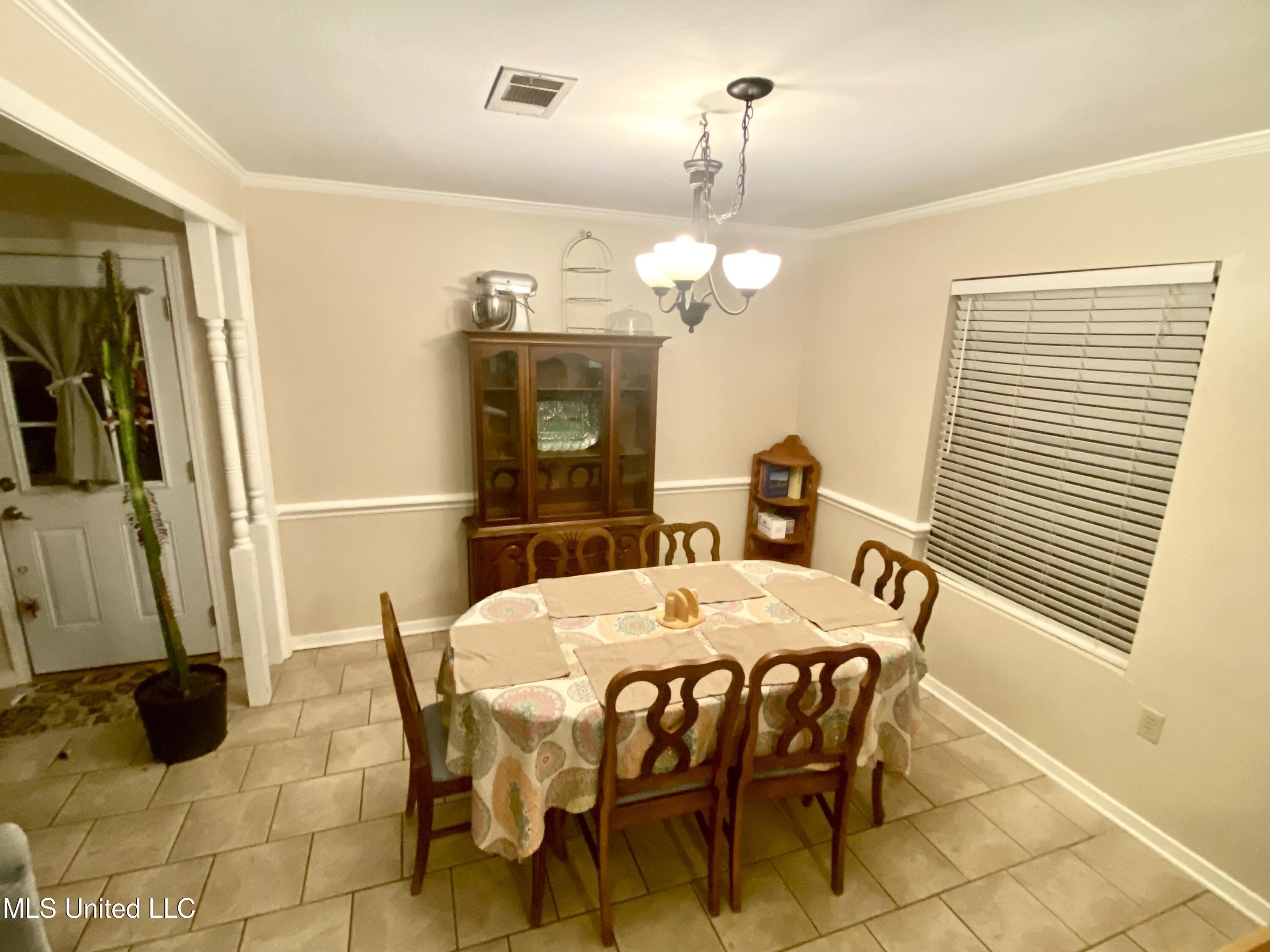 111 Sara Drive Brandon, MS 39042 - Photo 5 of 15 IMG_3029