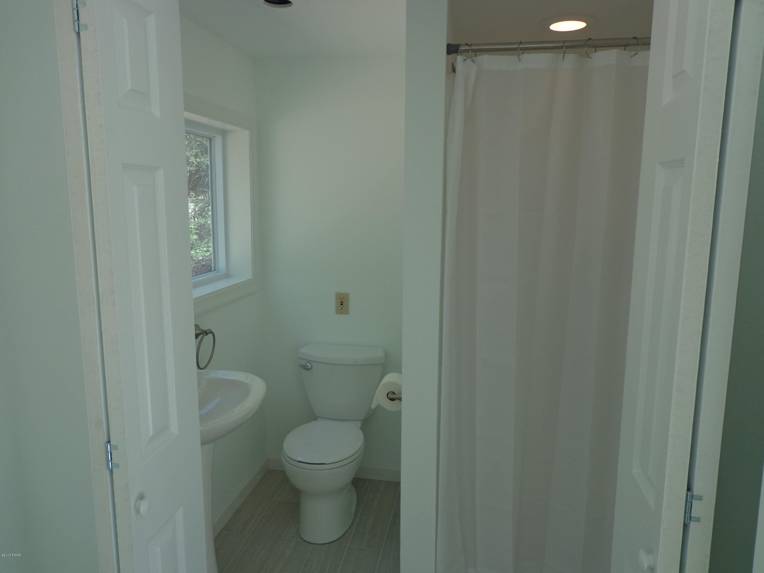 775 Deerfield Road Lake Ariel, PA 18436 - Photo 15 of 32 Bathroom 2cnd floor