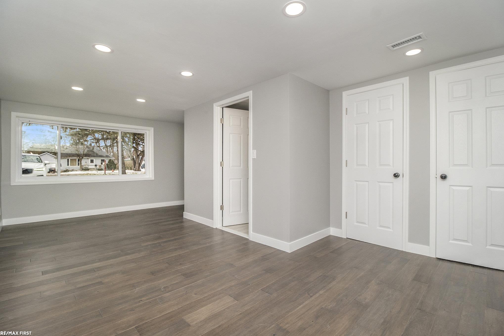 2196 Allerton Road Auburn Hills, MI 48326 - Photo 18 of 25 50133741-89a3be98-7457-46d1-987e-5aee4f9c893d.JPG