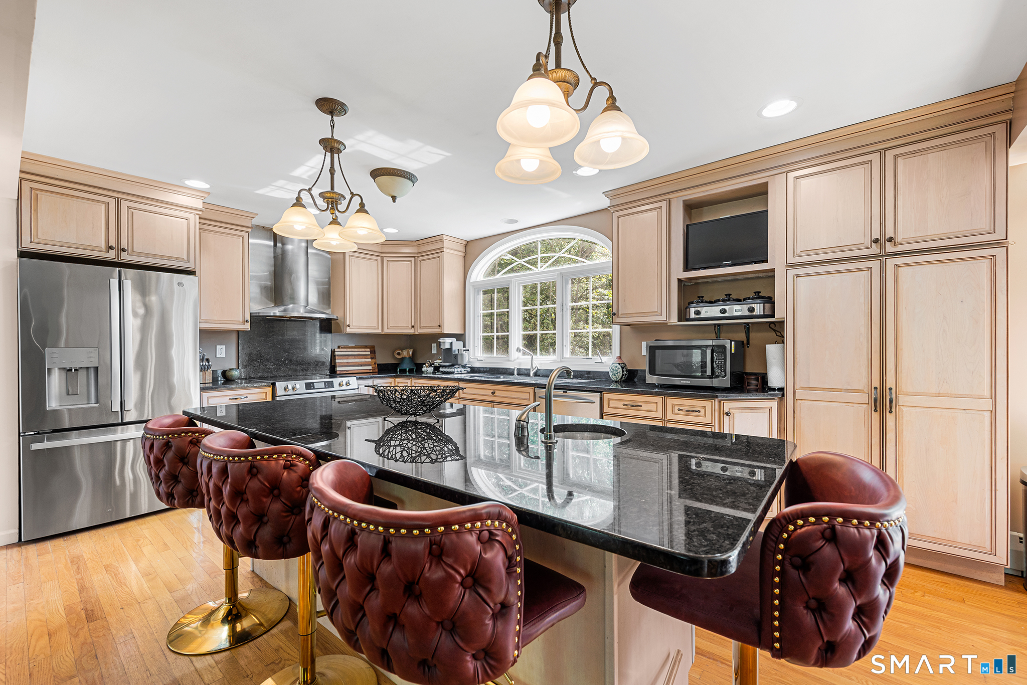 650 Racebrook Road Orange, CT 06477 - Photo 5 of 25