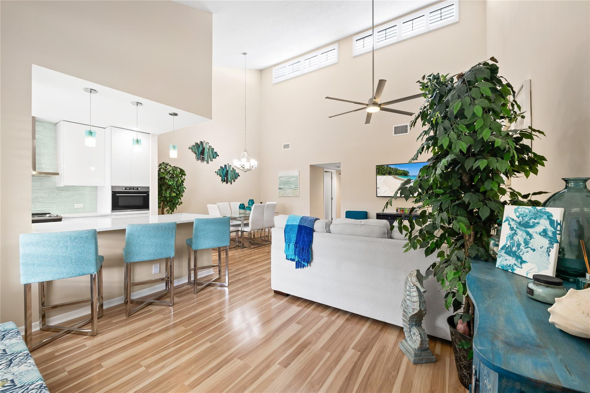 14067 Nesting Way, Unit C Delray Beach, FL 33484 - Photo 8 of 32 a living room with furniture and a potted plant