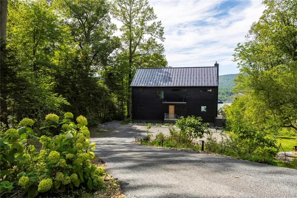 $2,100,000 | 529 Highway 9D, Garrison, NY 10524