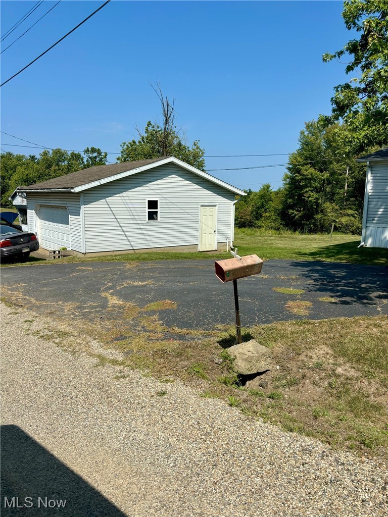 35 Sand Ridge Road Zanesville, OH 43701 - Photo 3 of 28