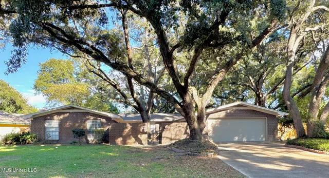 $285,995 | 304 Fairview Drive, Biloxi, MS 39531