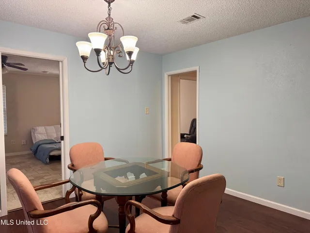 $285,995 | 304 Fairview Drive, Biloxi, MS 39531