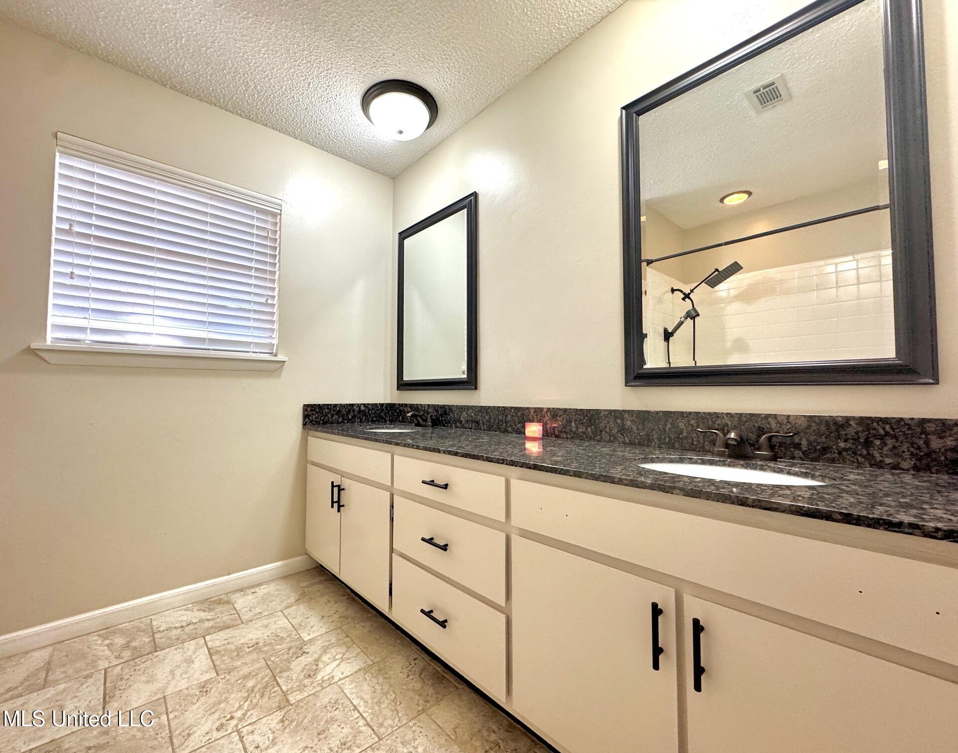 304 Fairview Drive Biloxi, MS 39531 - Photo 19 of 32 IMG_1470