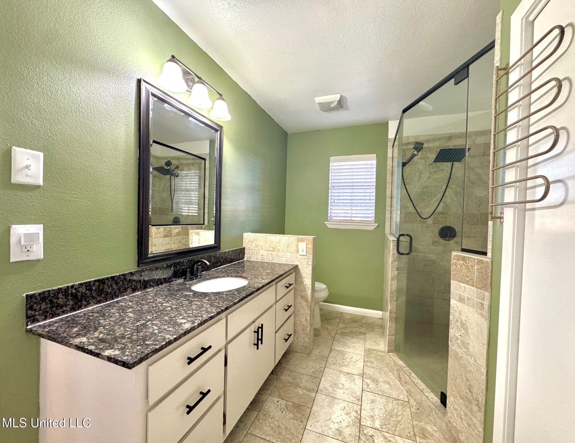 304 Fairview Drive Biloxi, MS 39531 - Photo 26 of 32 IMG_1481