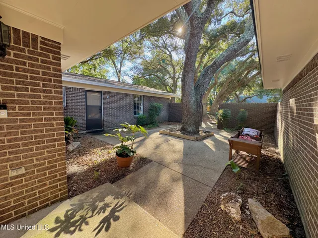 $285,995 | 304 Fairview Drive, Biloxi, MS 39531