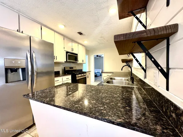 $285,995 | 304 Fairview Drive, Biloxi, MS 39531