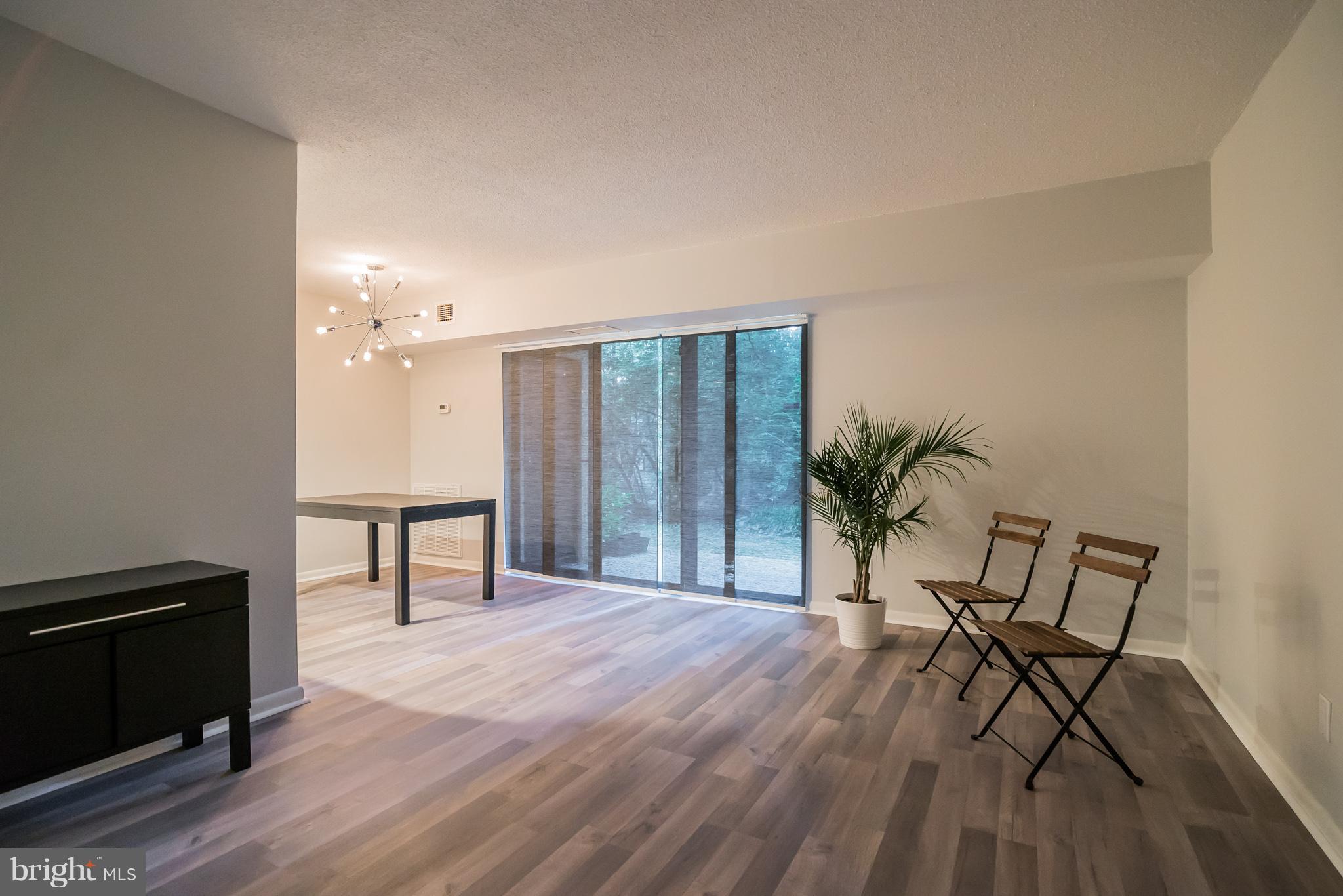 2249 Castle Rock Square, Unit 2B Reston, VA 20191 - Photo 4 of 26 Living Room