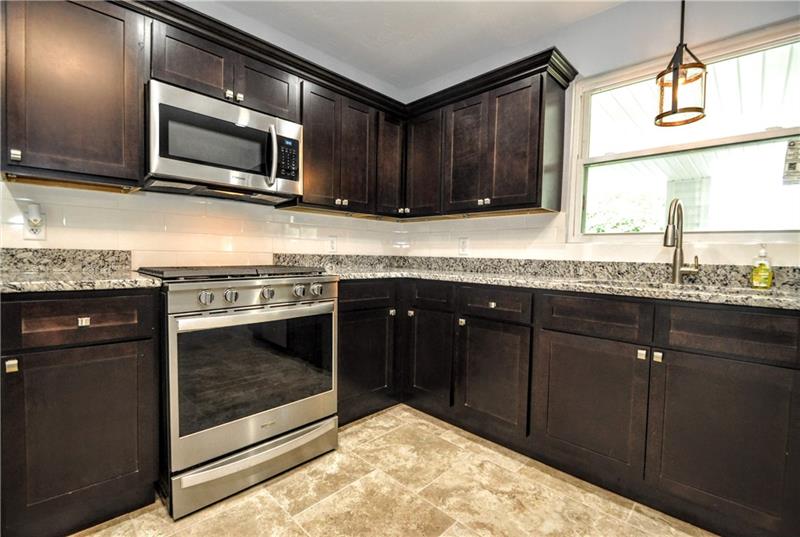 4 Blythe Road Charleroi, PA 15022 - Photo 3 of 23 Gallery Image 3