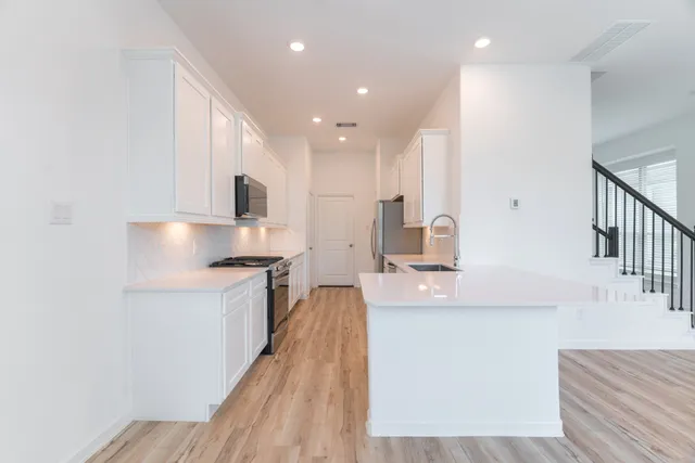 $2,300 | 546 Dry Fork Lane, Conroe, TX 77304