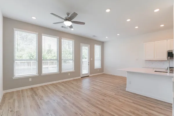 $2,300 | 546 Dry Fork Lane, Conroe, TX 77304