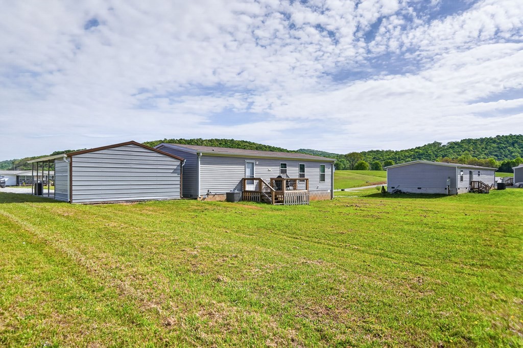 156 Falls View Road Sparta, TN 38583 - Photo 23 of 29 a view of outdoor space and yard
