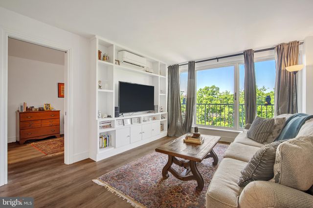 $330,000 | 800 4th Street Southwest, Unit S505, Washington, DC 20024