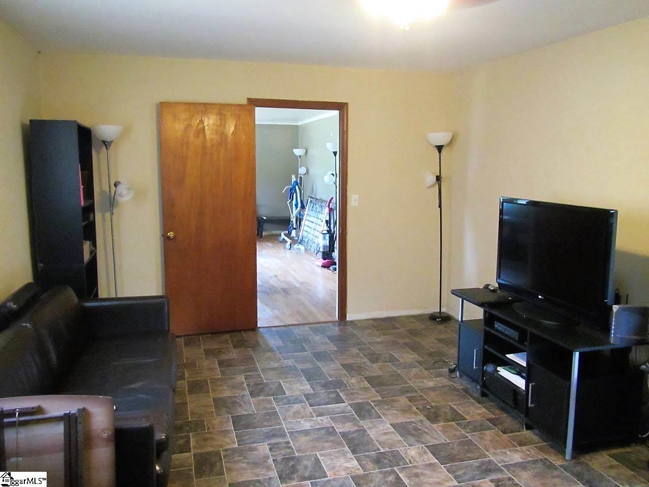 124 Pleasant Grove Road Pickens, SC 29671 - Photo 3 of 22