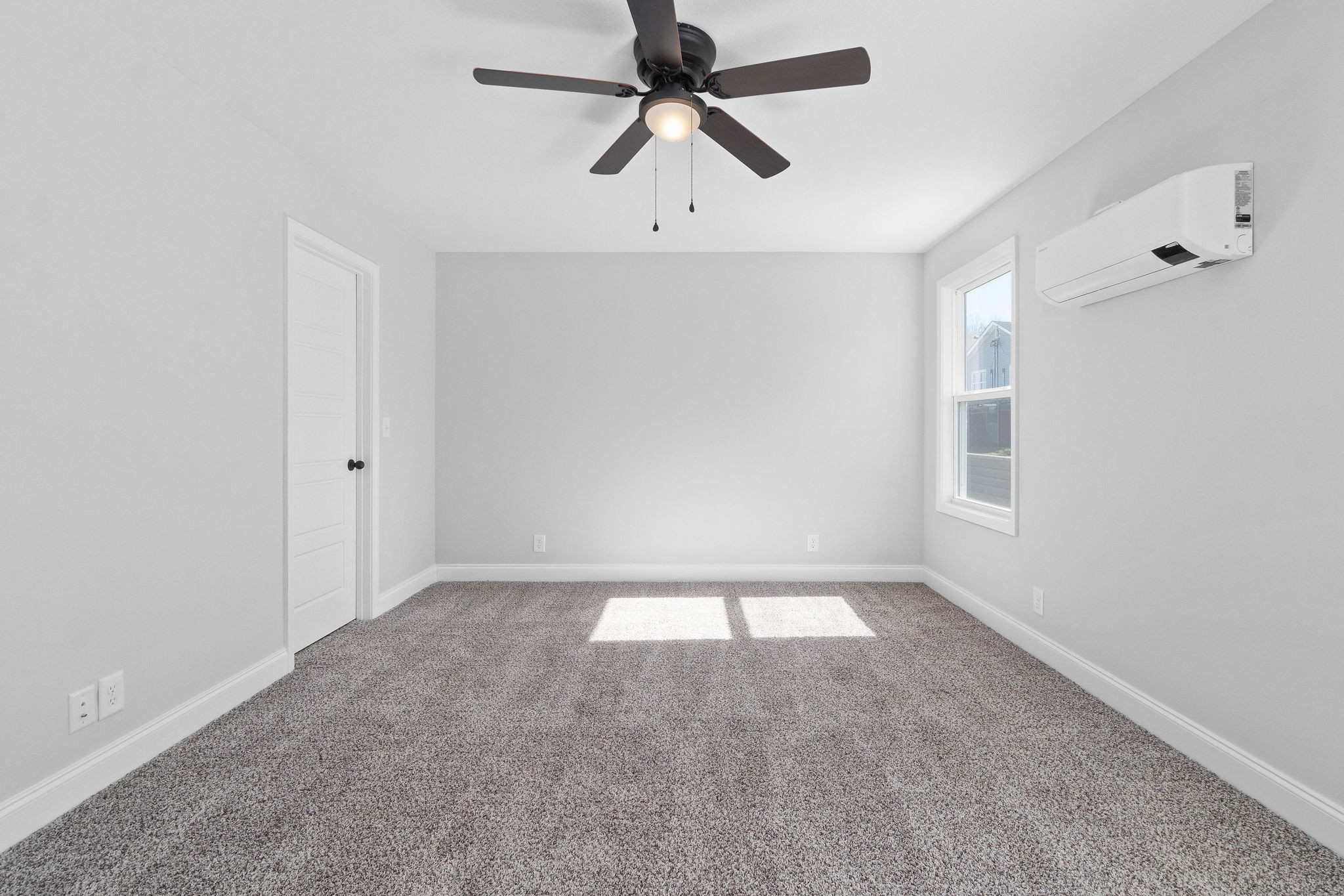 64 West High Street Clarksville, TN 37040 - Photo 12 of 22 an empty room with chandelier fan