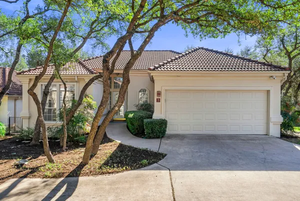 $585,000 | 7 Tourney Cove, The Hills, TX 78738