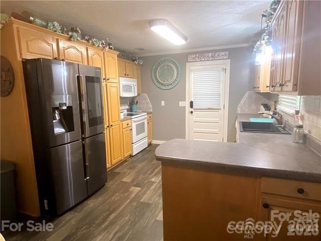 3461 Greentree Acres Road Valdese, NC 28690 - Photo 3 of 7