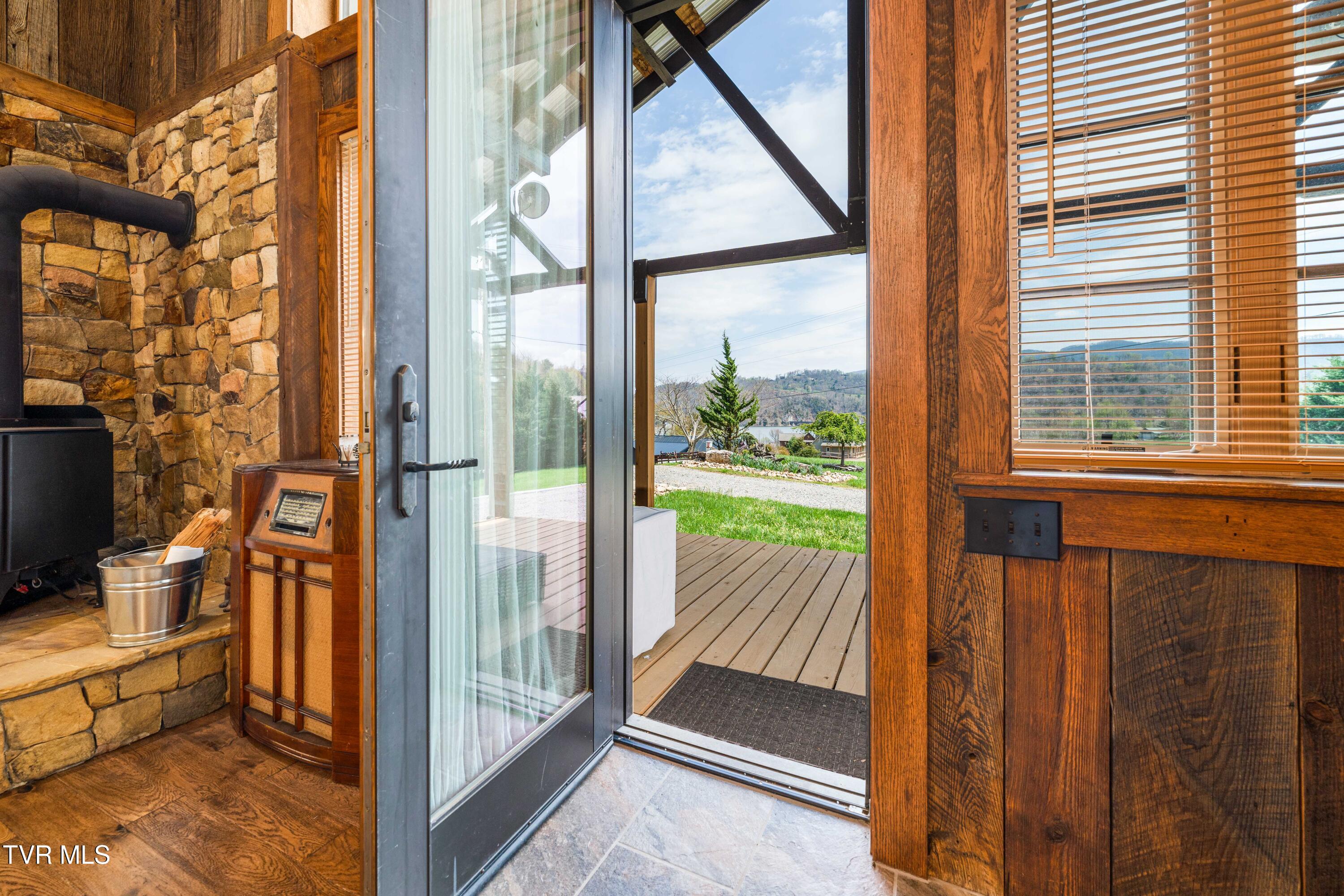 110 North River Lane Butler, TN 37640 - Photo 6 of 50 110 North River Shores (51 of 79)