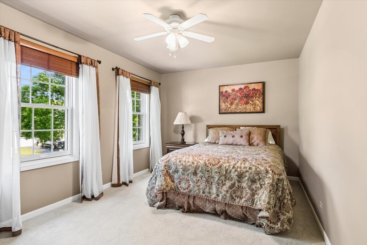 2237 Keim Road Naperville, IL 60565 - Photo 17 of 26 Gallery Image 17