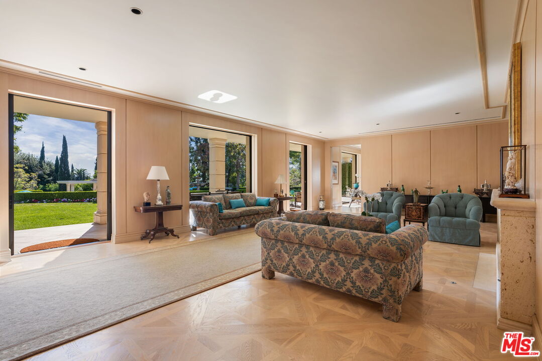 400 St Cloud Road Los Angeles, CA 90077 - Photo 13 of 25