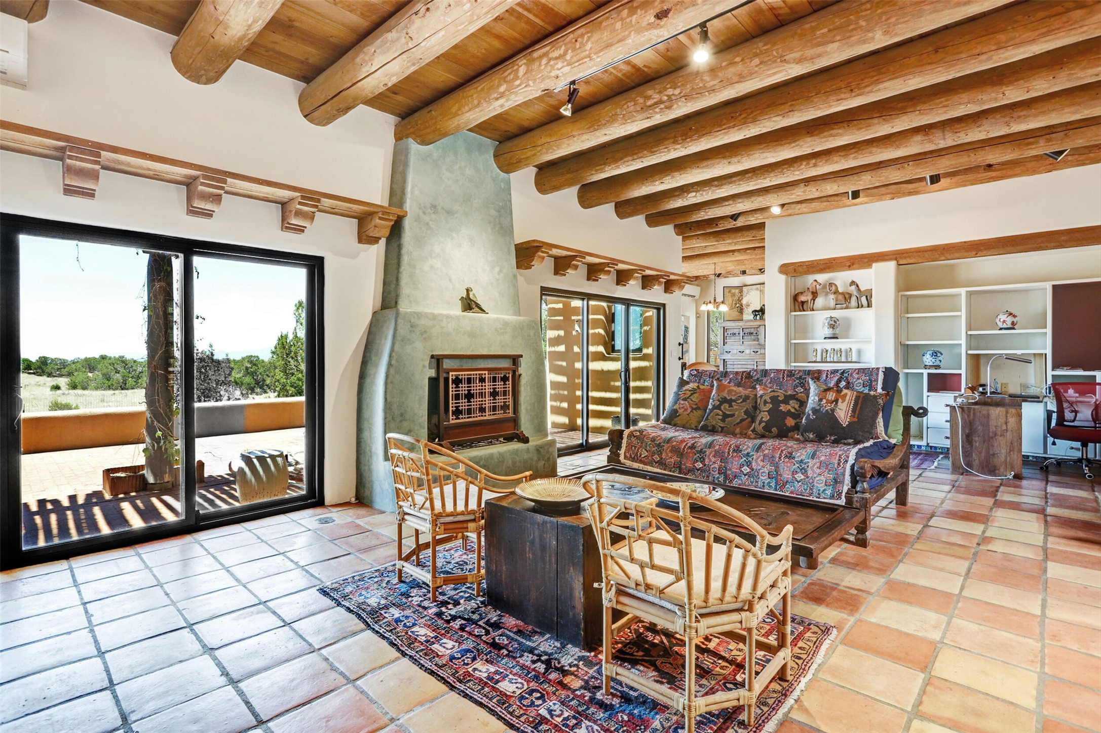 13 Herrada Court Santa Fe, NM 87508 - Photo 5 of 18 living room