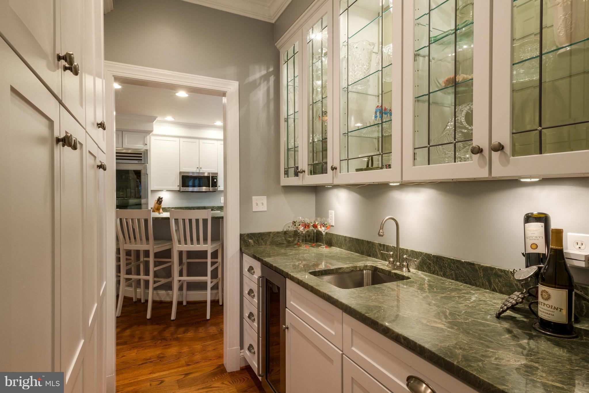 30 Colony Crossing Edgewater, MD 21037 - Photo 10 of 30 Butlers pantry w/ wine refrigerator, sink