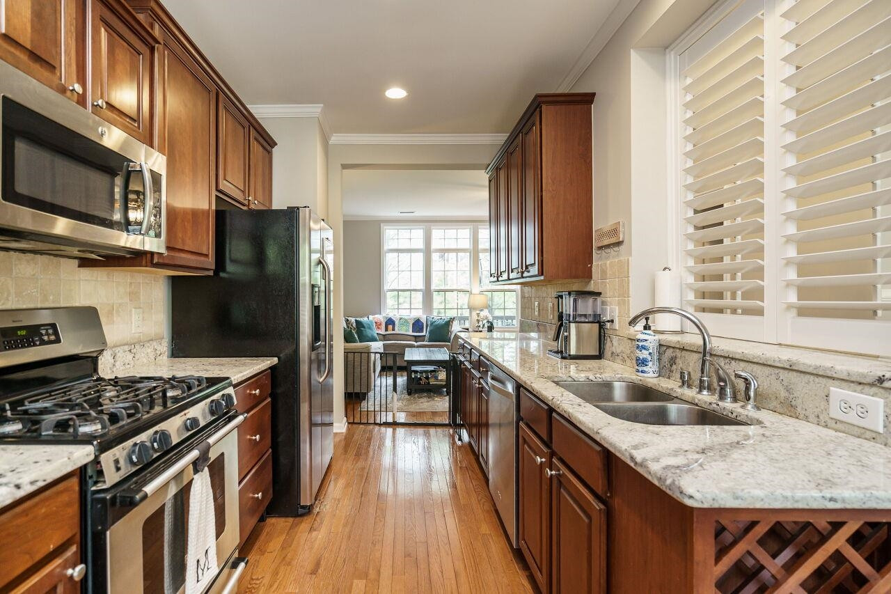 6903 Middleboro Drive Raleigh, NC 27612 - Photo 14 of 26 Kitchen