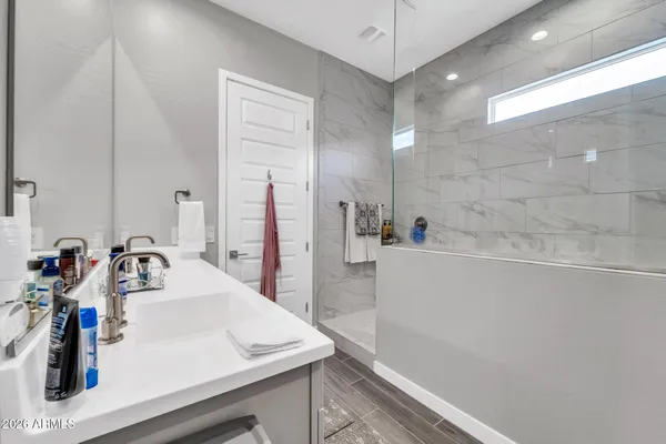$2,950 | 10518 West Albert Lane, Peoria, AZ 85382