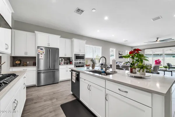 $2,950 | 10518 West Albert Lane, Peoria, AZ 85382