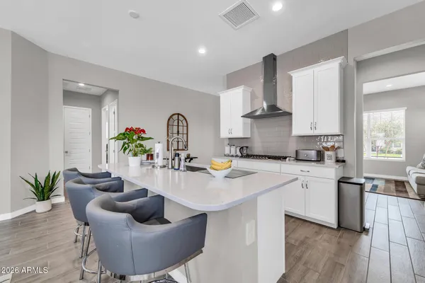 $2,950 | 10518 West Albert Lane, Peoria, AZ 85382