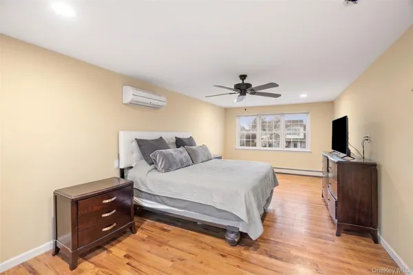 $824,900 | 11 Airway Drive, Bellmore, NY 11710