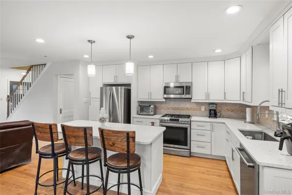$824,900 | 11 Airway Drive, Bellmore, NY 11710