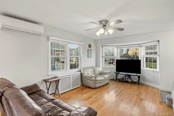 $824,900 | 11 Airway Drive, Bellmore, NY 11710