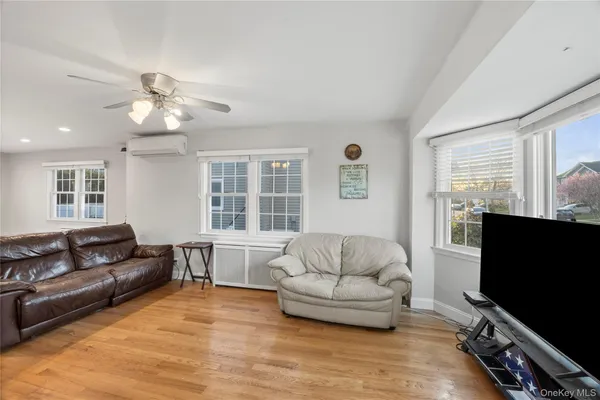 $824,900 | 11 Airway Drive, Bellmore, NY 11710
