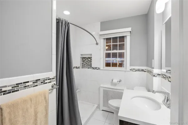 $824,900 | 11 Airway Drive, Bellmore, NY 11710