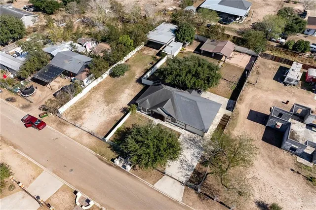 $1,700 | 6112 Davis Lane, Mission, TX 78574