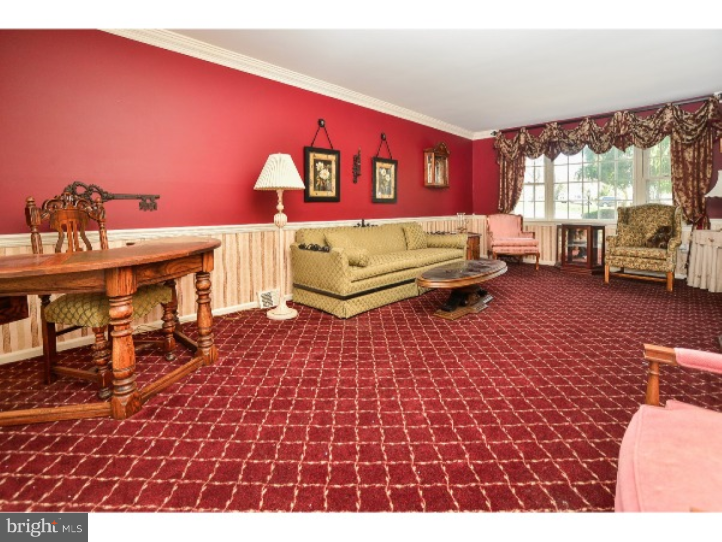 8 Boxwood Road Southampton, PA 18966 - Photo 6 of 20 Living Room