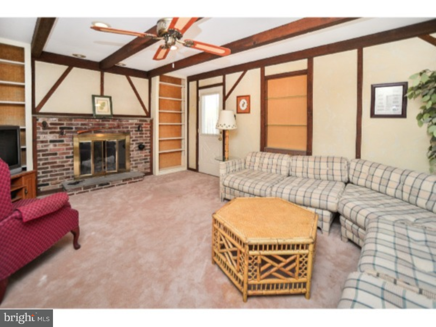 8 Boxwood Road Southampton, PA 18966 - Photo 9 of 20 Family Room