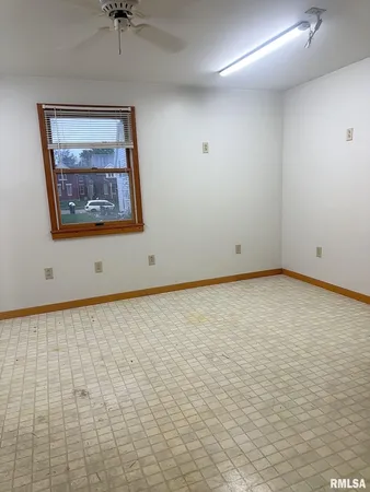 $129,000 | 828 South 11th Street, Quincy, IL 62301