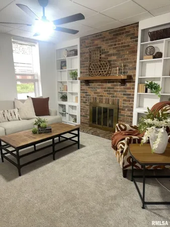 $129,000 | 828 South 11th Street, Quincy, IL 62301