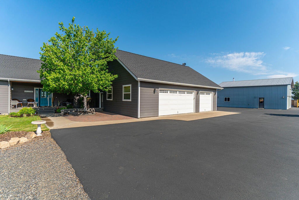 17446 Southwest Mount Adams Loop Powell Butte, OR 97753 - Photo 40 of 72 RileyVisualsa-23