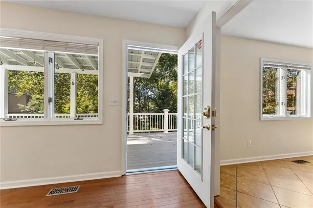 $979,900 | 211 Wynmere Way, Seneca, SC 29672