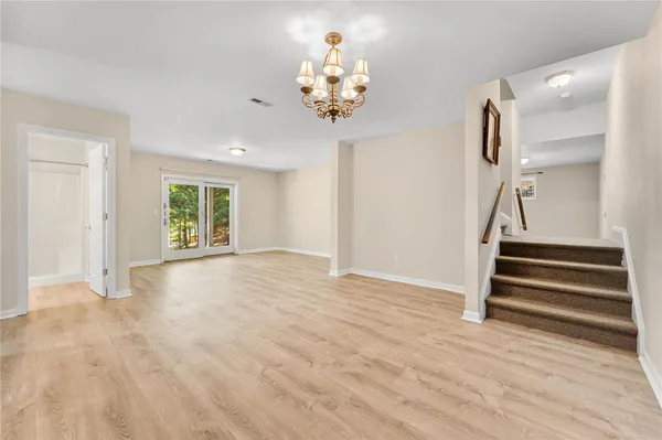 $949,900 | 211 Wynmere Way, Seneca, SC 29672