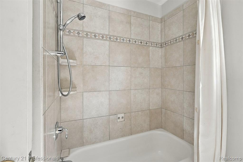 41827 Ridge Road East Novi, MI 48375 - Photo 21 of 34 Gallery Image 21